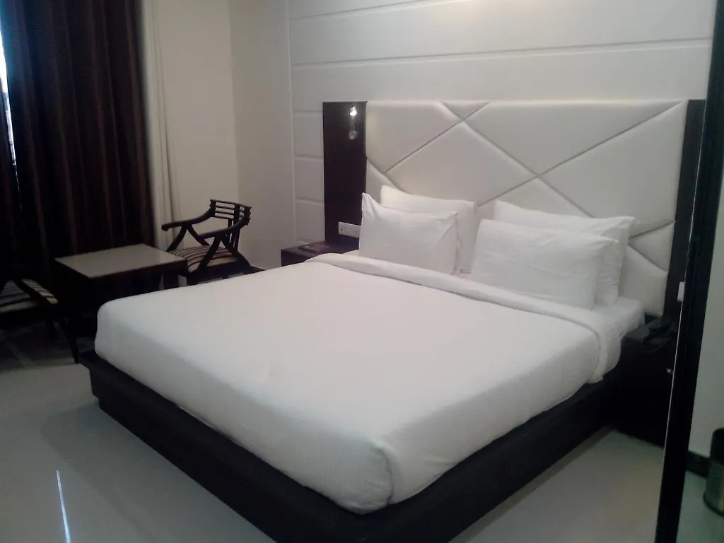 Hotel Crimson Palace Agra  Indie