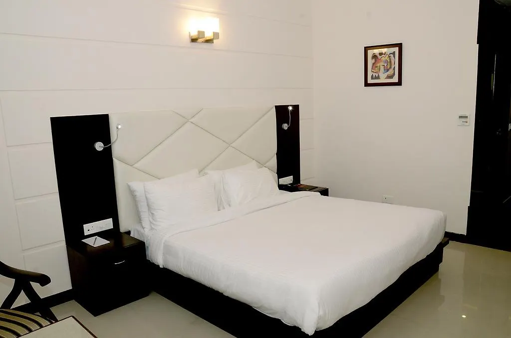 ***  Hotel Crimson Palace Agra  Índia