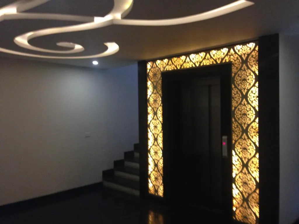 Hotel Crimson Palace Agra  3*, Agra (Uttar Pradesh)