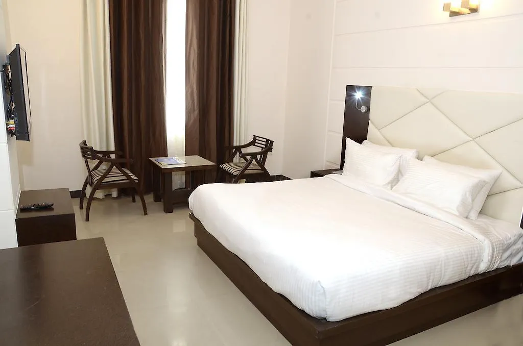 Hotel Crimson Palace Agra   Agra (Uttar Pradesh)