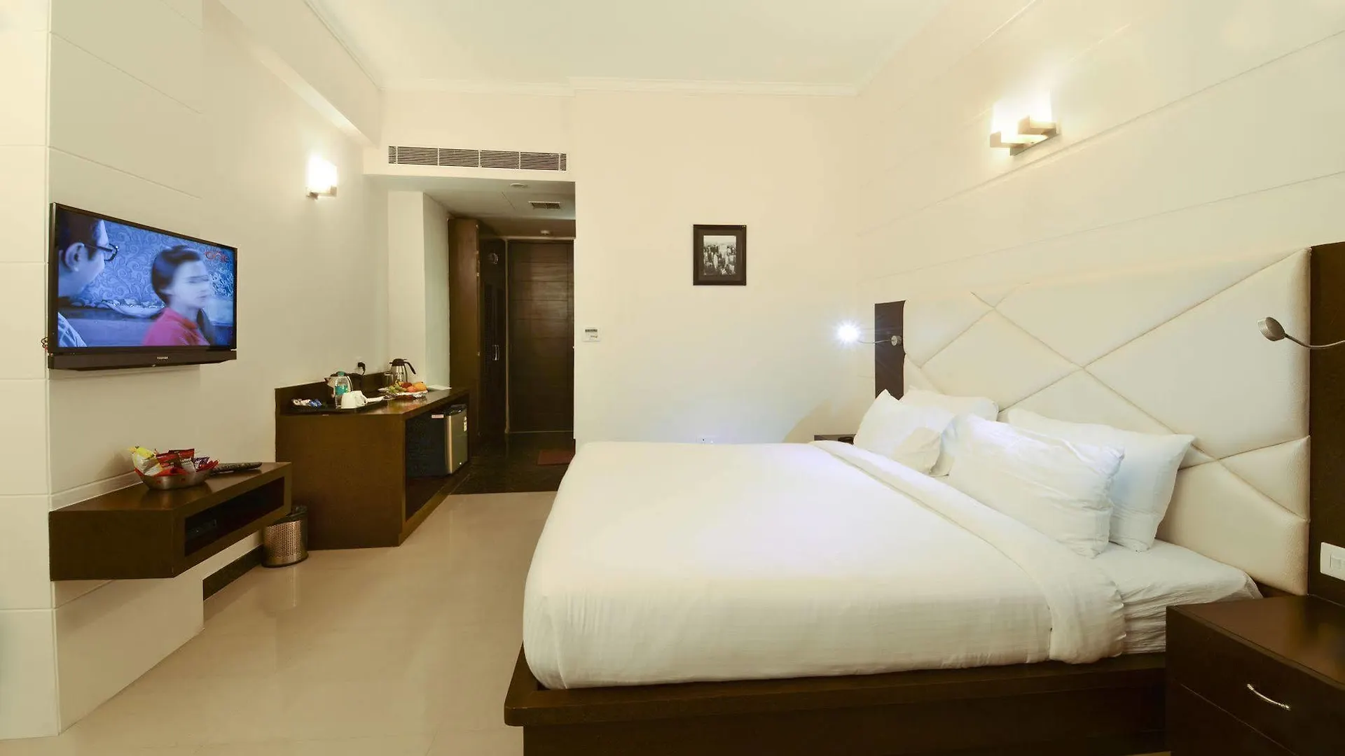 Hotel Crimson Palace Agra   Agra (Uttar Pradesh)