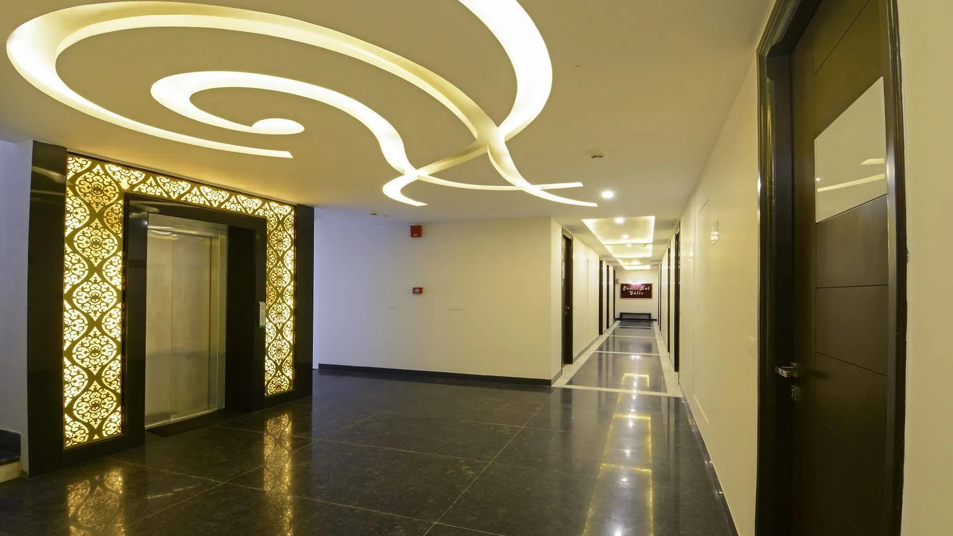 Hotel Crimson Palace Agra  Agra (Uttar Pradesh)